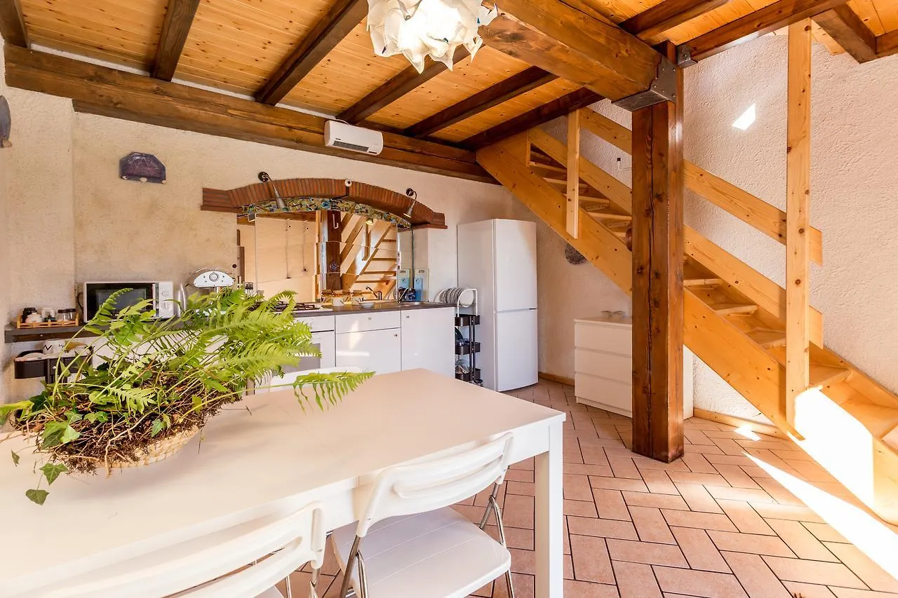 Casa Dei Ciliegi Apartment Monti di Villa